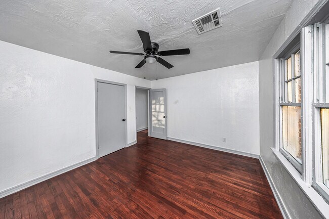 Building Photo - 1414 NW 23rd St