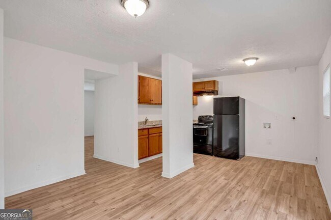 Building Photo - 1903 Whitehall Forest Ct SE