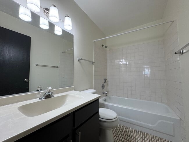 Building Photo - 458 N Lake Shore Dr