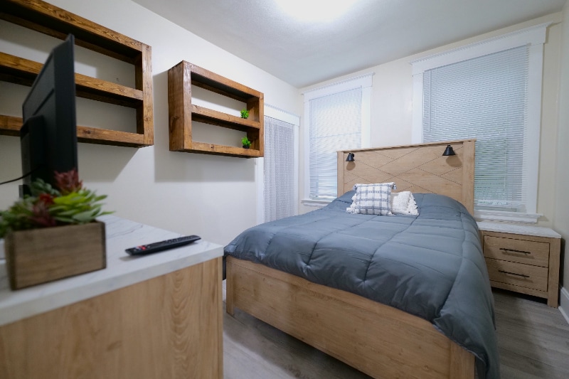 Building Photo - 219 Taylor Ave