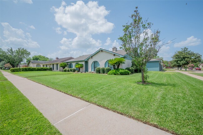 Building Photo - 9202 Benning Dr