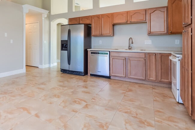 Building Photo - 2102 Shannon Lakes Blvd