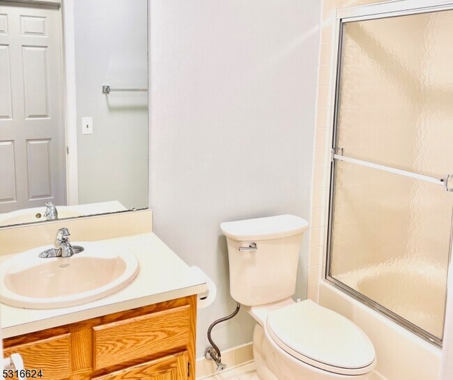 Building Photo - 184 Milkweed Ct