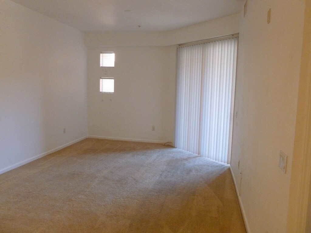 Building Photo - 23 E Agate Ave