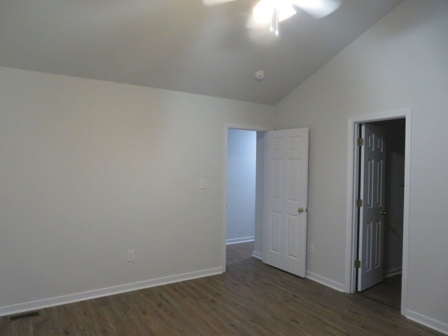 Building Photo - Dinwiddie VA