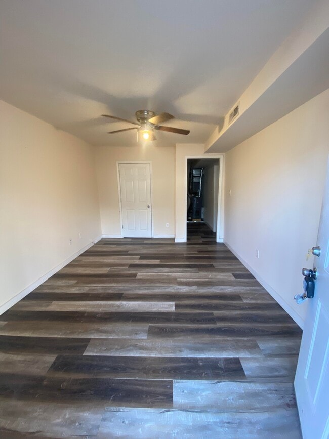 Building Photo - 1611 Nutwood St