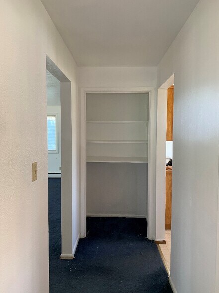 Building Photo - 413 3rd Ave W