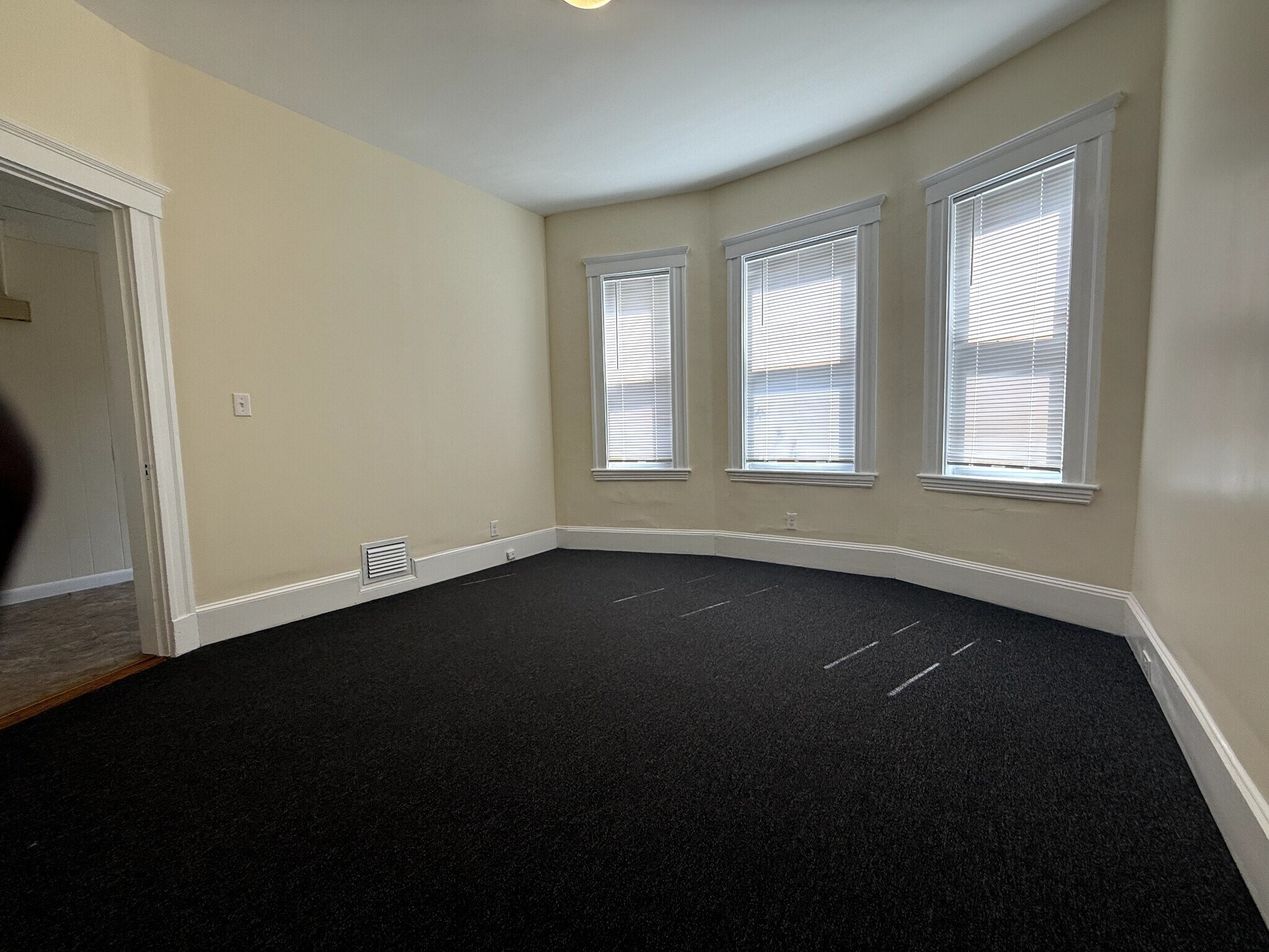 Building Photo - 82 Suffolk St