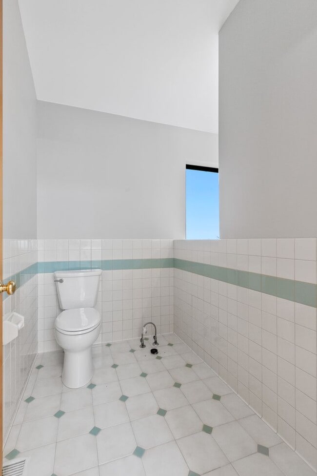 Building Photo - 4Bd/2.5Ba Seattle House