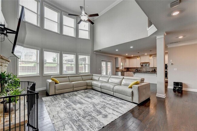 Building Photo - 6035 Ashborough Park