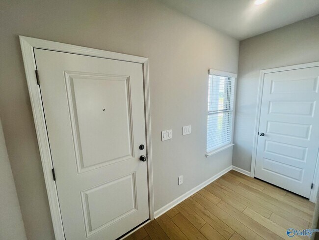 Building Photo - 16830 Orleans Dr