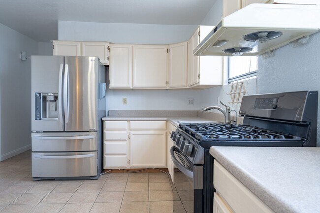 Building Photo - 2683 Grande Vista Ave
