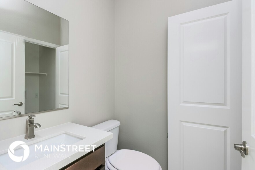 Building Photo - 2000 N 36th St