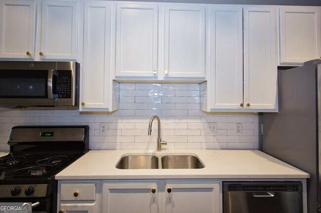 Building Photo - 1195 Milton Terrace SE