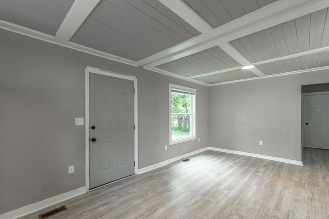 Building Photo - 2 Bedroom Home in East Ridge