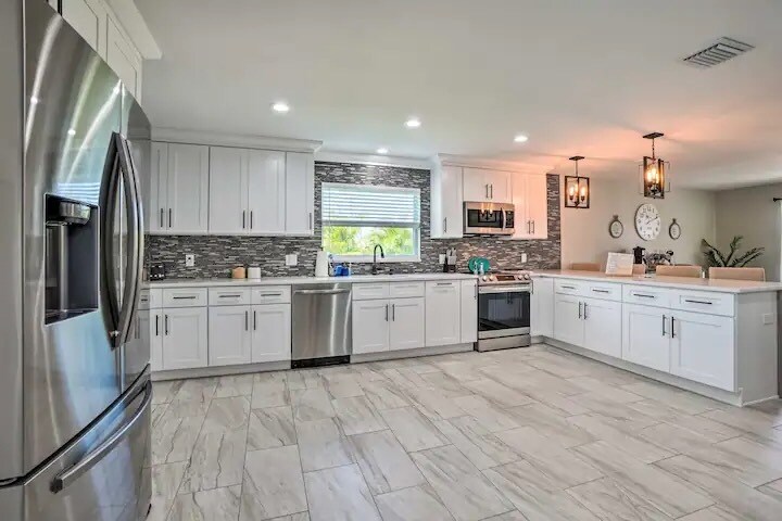 Building Photo - 2 Booth Blvd