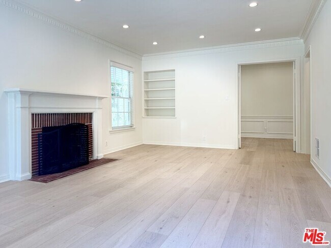 Building Photo - 408 S Spalding Dr