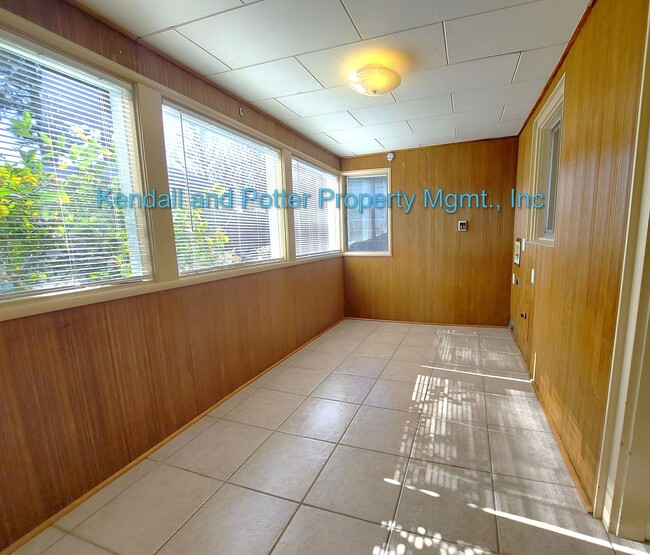 Building Photo - Bright 2BR/1BA Santa Cruz Home with Enclosed Yard & Sunroom!
