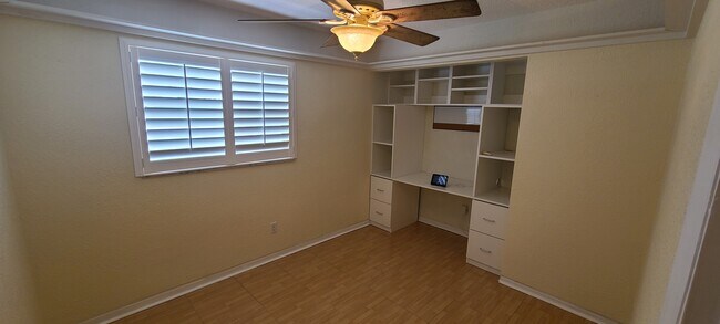 Building Photo - 253 Sunrise Blvd