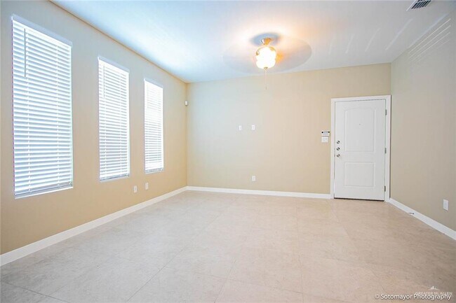 Building Photo - 8 Golden Nugget