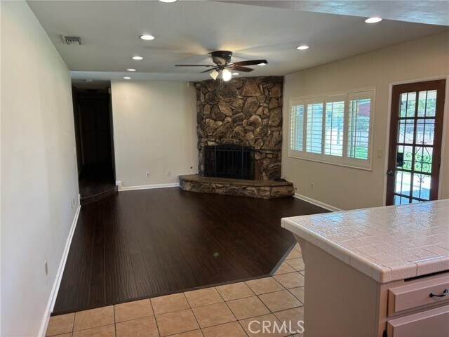 Building Photo - 1192 Man O War Dr