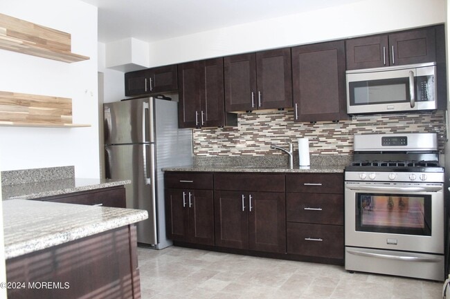 Building Photo - 364 Westwood Ave