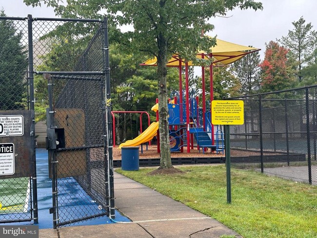 Building Photo - 22865 Lacey Oak Terrace