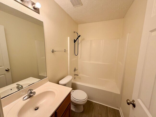 Building Photo - 1516 Destiny Dr