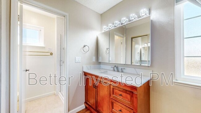 Building Photo - 848 Sprucewood Ct