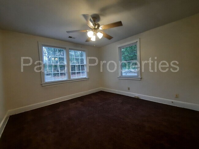 Building Photo - 1432-1434 Sunnyside Drive - Outside CoC - R13908-02-09