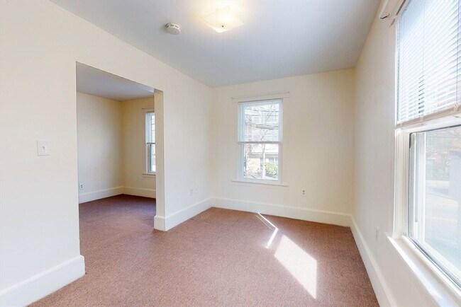 Building Photo - 34 Crescent 1 Crescent