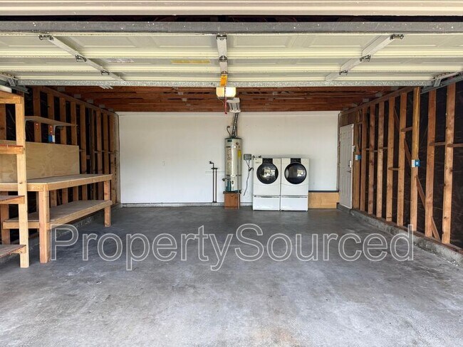 Building Photo - 1708 Applegate Dr