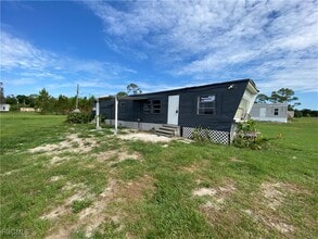 Building Photo - 8086 Heck Dr