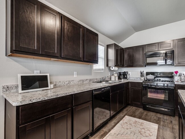 Building Photo - 313 Foxtrot Ter