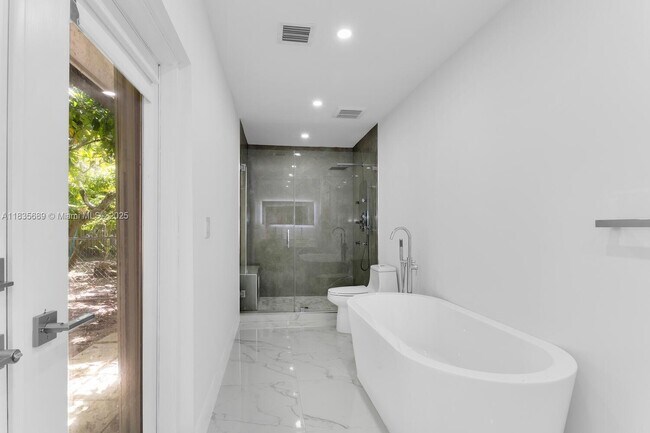 Building Photo - 7860 SW 180th St