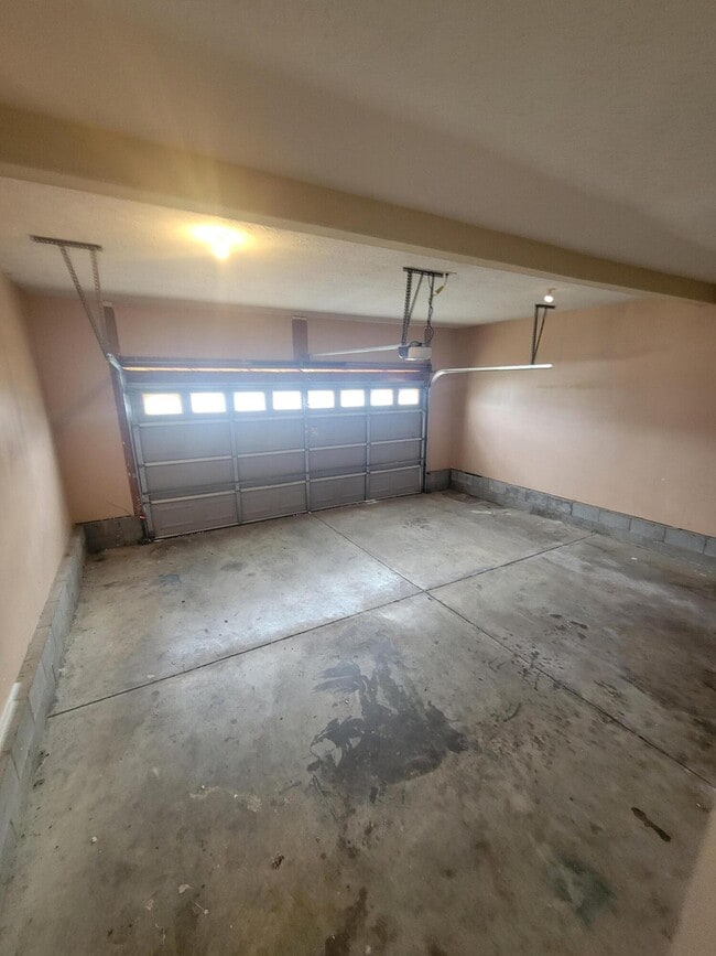 Building Photo - 2061 Polk Ln