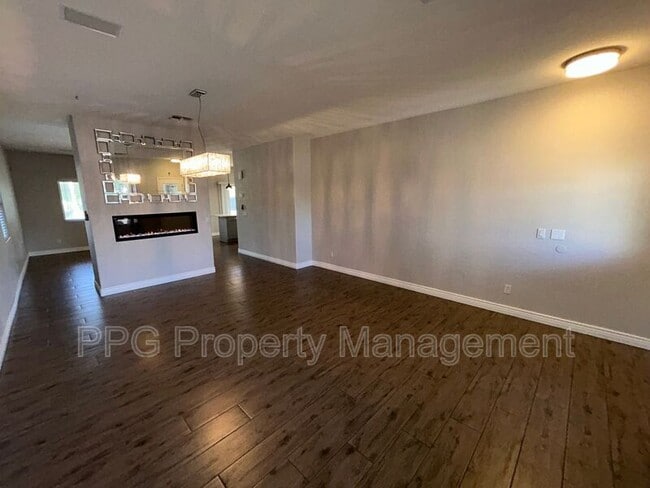 Building Photo - 4121 N Dania Ct