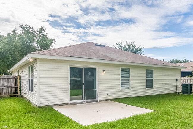 Building Photo - 13564 Ashford Wood Ct E