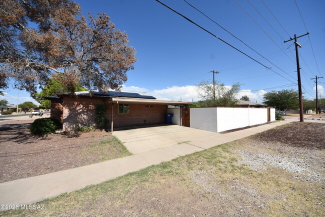 Building Photo - 6502 E Cooper St