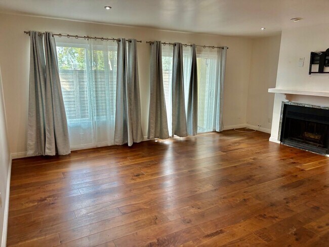 Building Photo - 514 Derby Rd