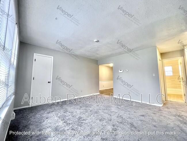 Building Photo - 7211 Montana Ave