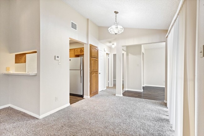 Building Photo - 1 Bedroom 1 bath Covington Oaks