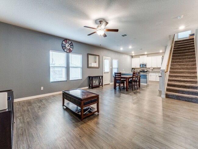 Building Photo - Charming 3BR w/Study House in Converse