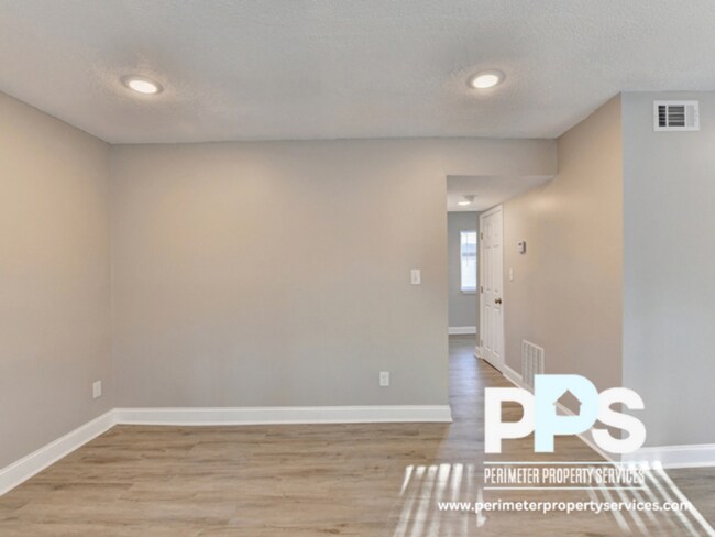 Building Photo - 390 W Lake Ave NW