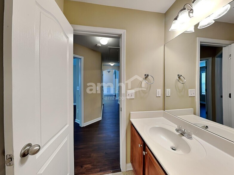 Building Photo - 1351 Tumblerock Ct