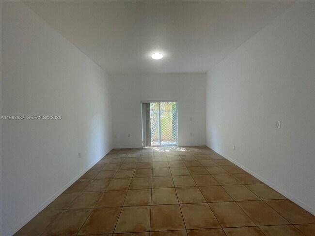 Building Photo - 3421 SW 25th St