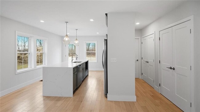 Building Photo - 133 Graystone St