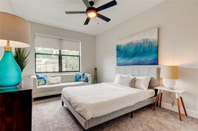 Building Photo - 204 N Manhattan Ave