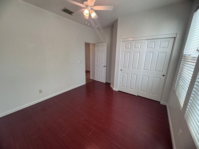Building Photo - Stonelake Community - Four Bedroom!