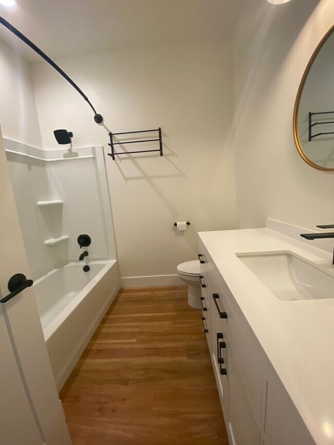 Building Photo - Mead School District-Upper unit Duplex 3 beds,2 bath Available June 10th